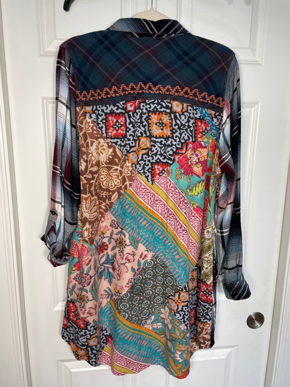 Tolani Neicy Button Up Tunic Top Size XL Plaid Floral Roll Up Sleeve Embroidery